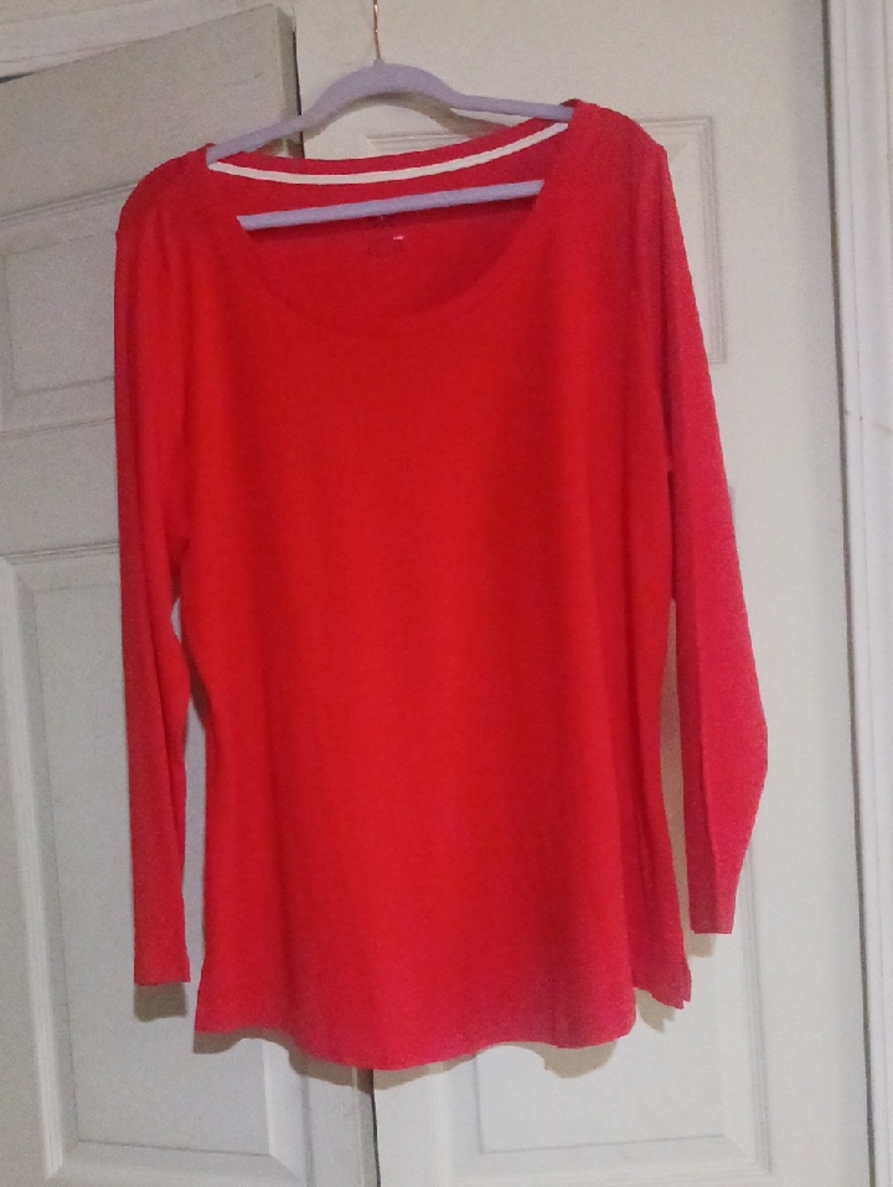 Isaac Mizrahi Classic Scoop Neck Long Sleeve Top in Red